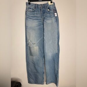 Universal Thread Womens  Relaxed Denim Jeans - Light Blue